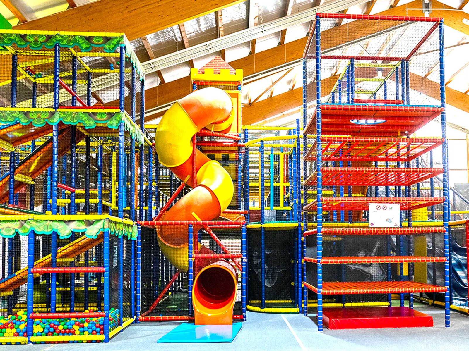 Indoor playground children slide form European producer in Germany 